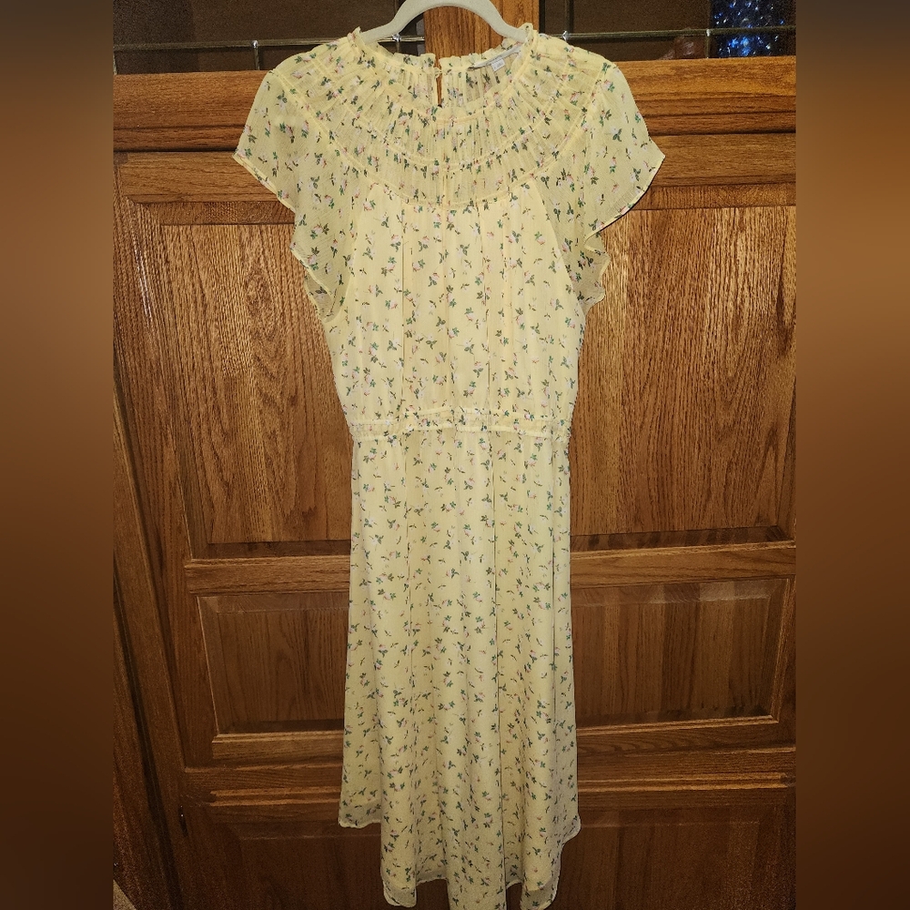 LOFT Butter Yellow Smocked Ditsy Floral Chiffon Lined Midi Dress Largw EUC - Picture 9 of 10